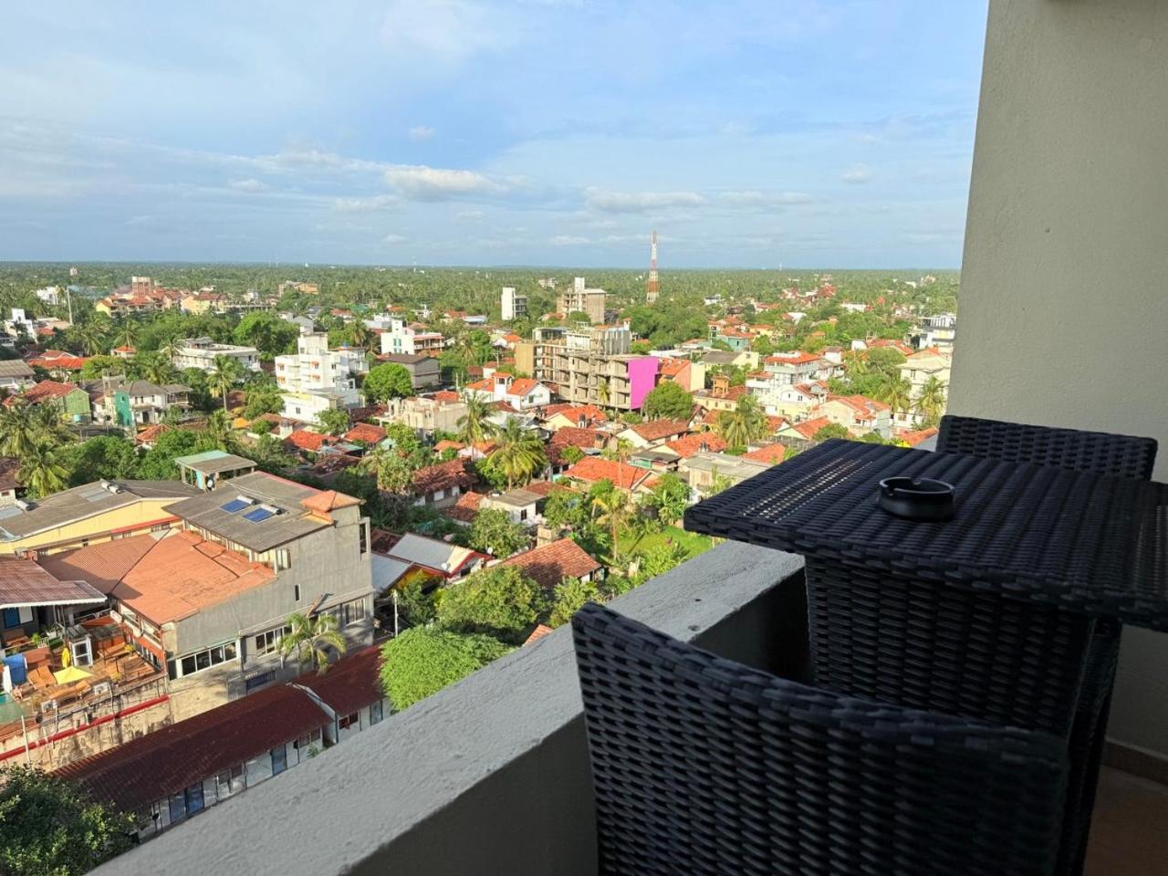 Ocean Breeze Negombo- Tidesend Luxury Beach Apartments المظهر الخارجي الصورة