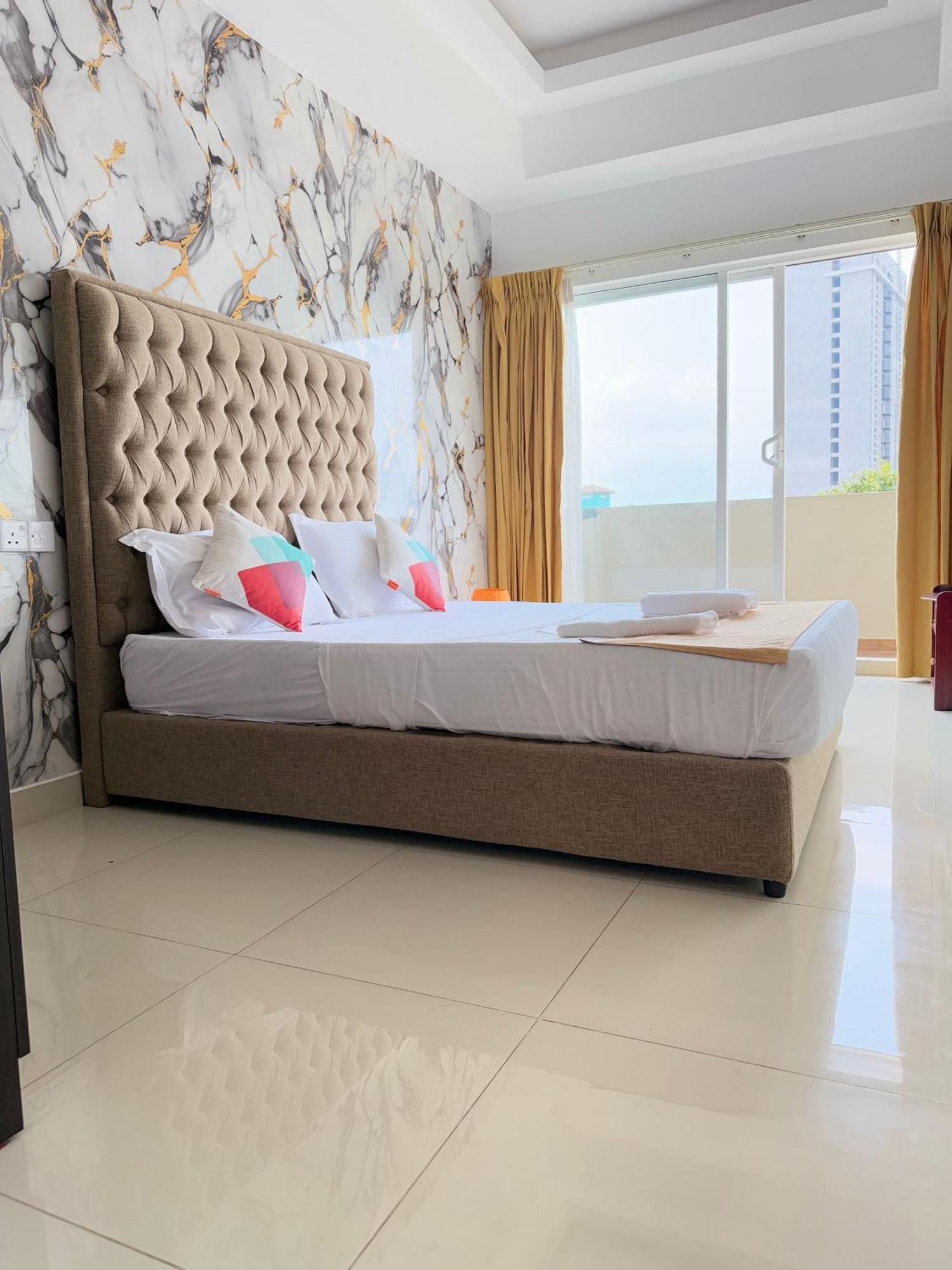 Ocean Breeze Negombo- Tidesend Luxury Beach Apartments المظهر الخارجي الصورة