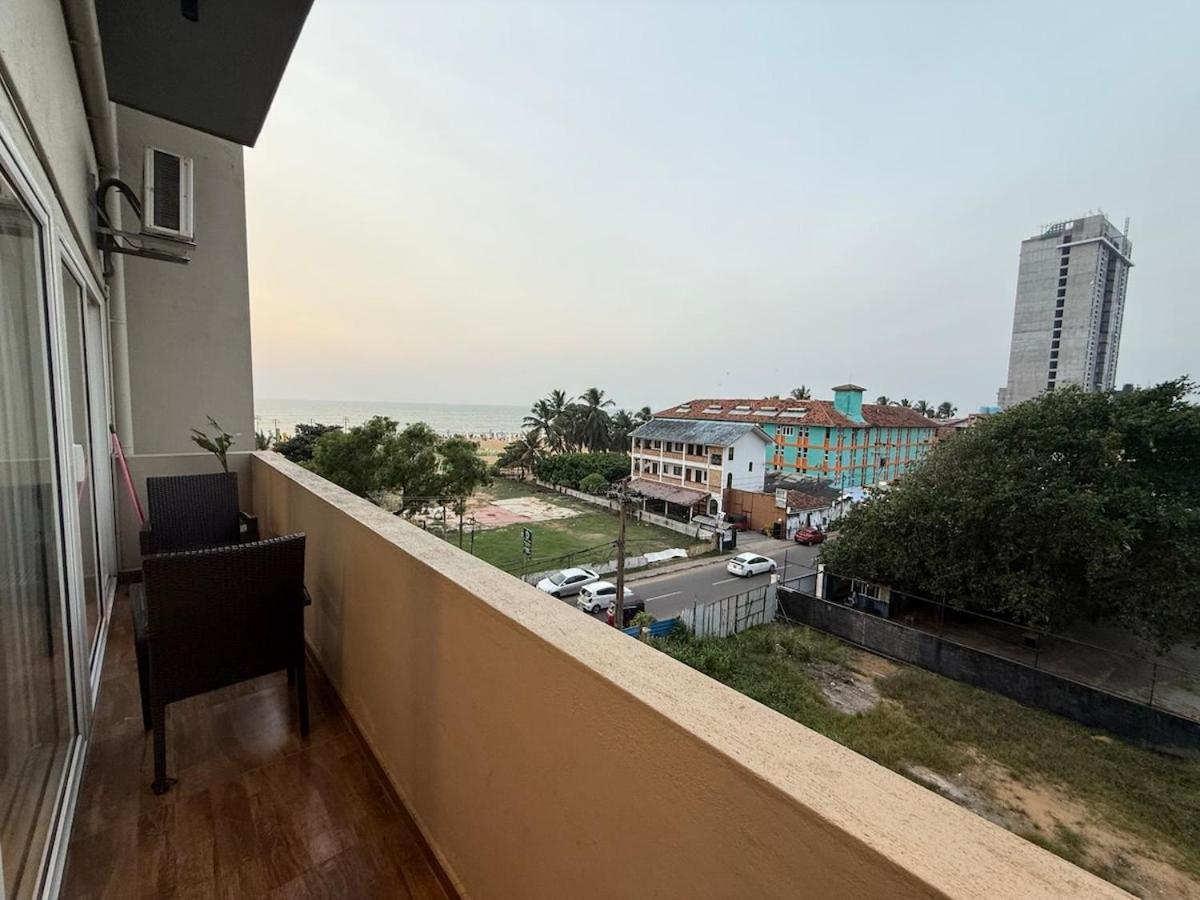 Ocean Breeze Negombo- Tidesend Luxury Beach Apartments الغرفة الصورة