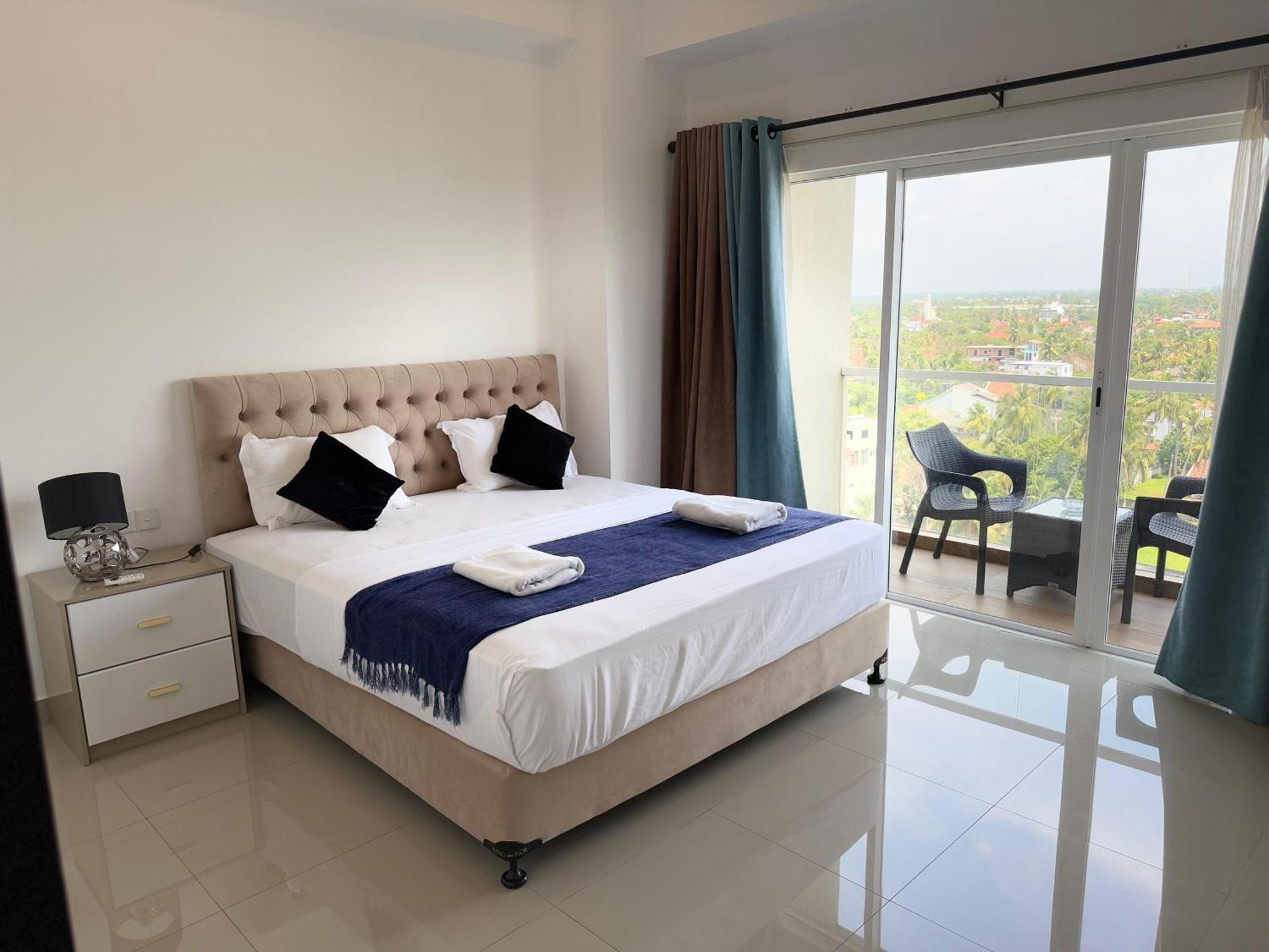 Ocean Breeze Negombo- Tidesend Luxury Beach Apartments المظهر الخارجي الصورة