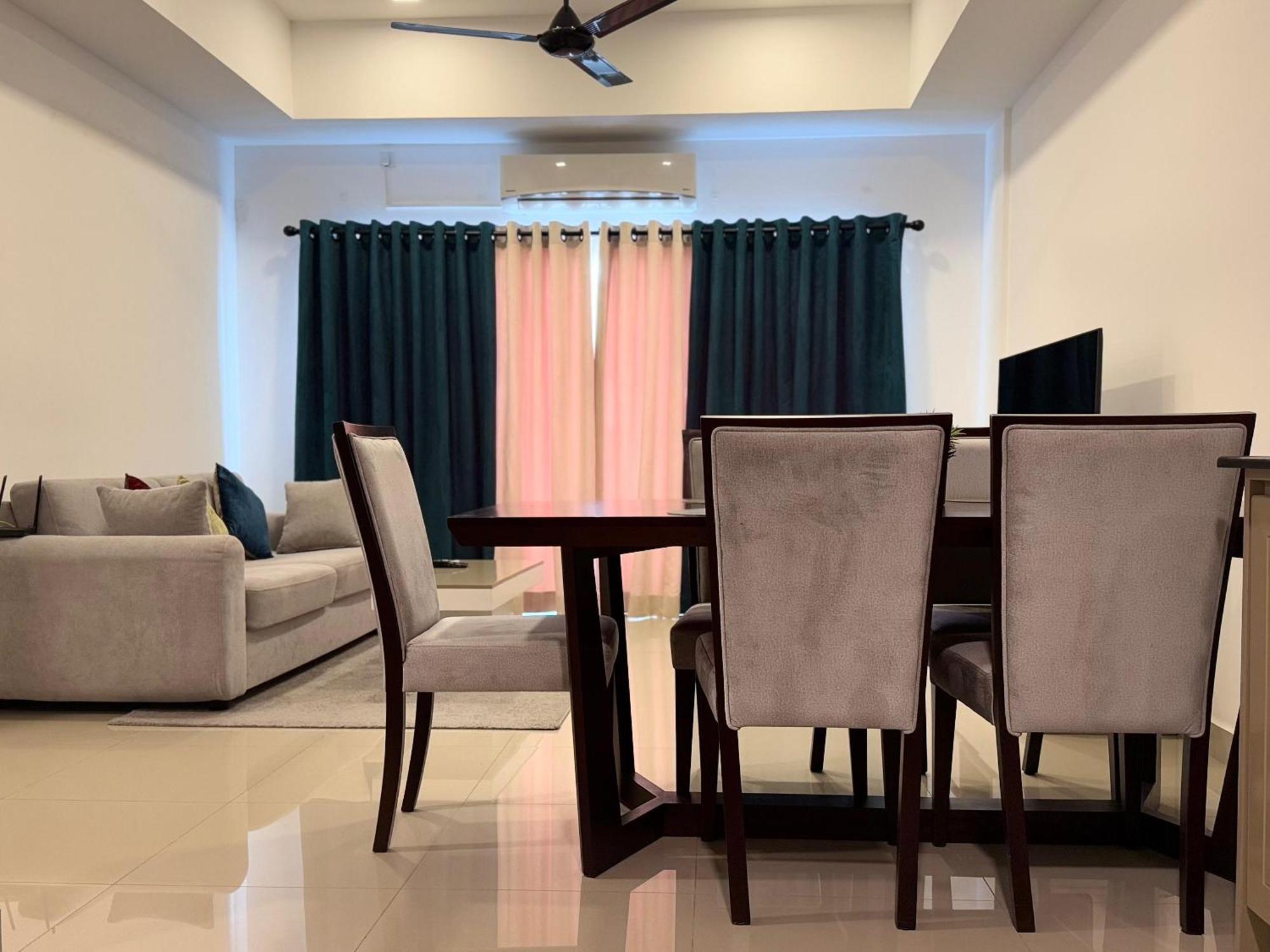 Ocean Breeze Negombo- Tidesend Luxury Beach Apartments المظهر الخارجي الصورة
