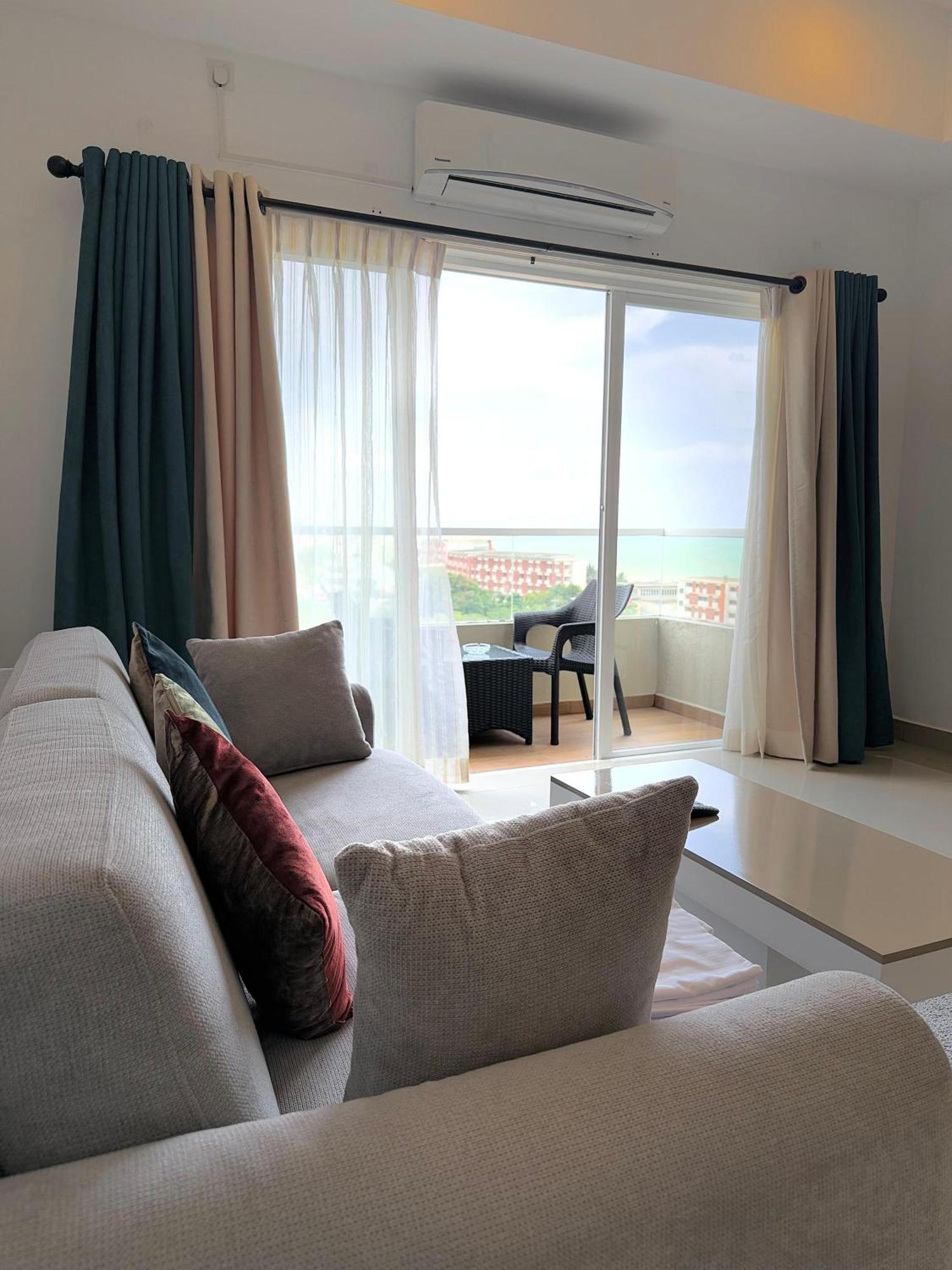 Ocean Breeze Negombo- Tidesend Luxury Beach Apartments المظهر الخارجي الصورة
