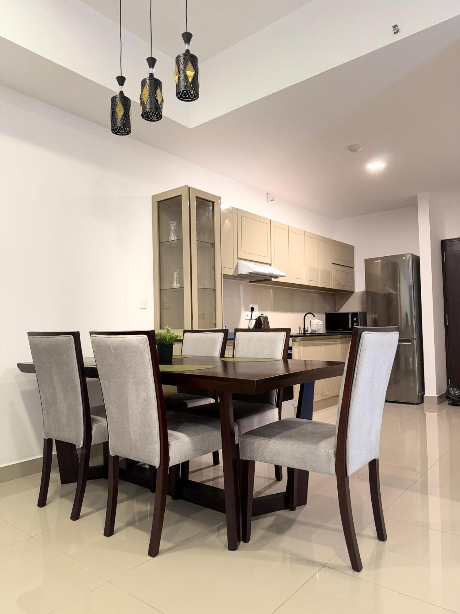 Ocean Breeze Negombo- Tidesend Luxury Beach Apartments المظهر الخارجي الصورة