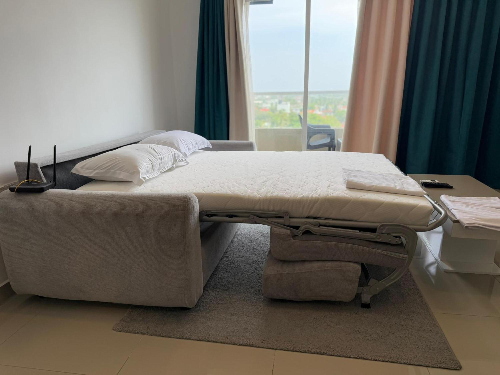 Ocean Breeze Negombo- Tidesend Luxury Beach Apartments المظهر الخارجي الصورة
