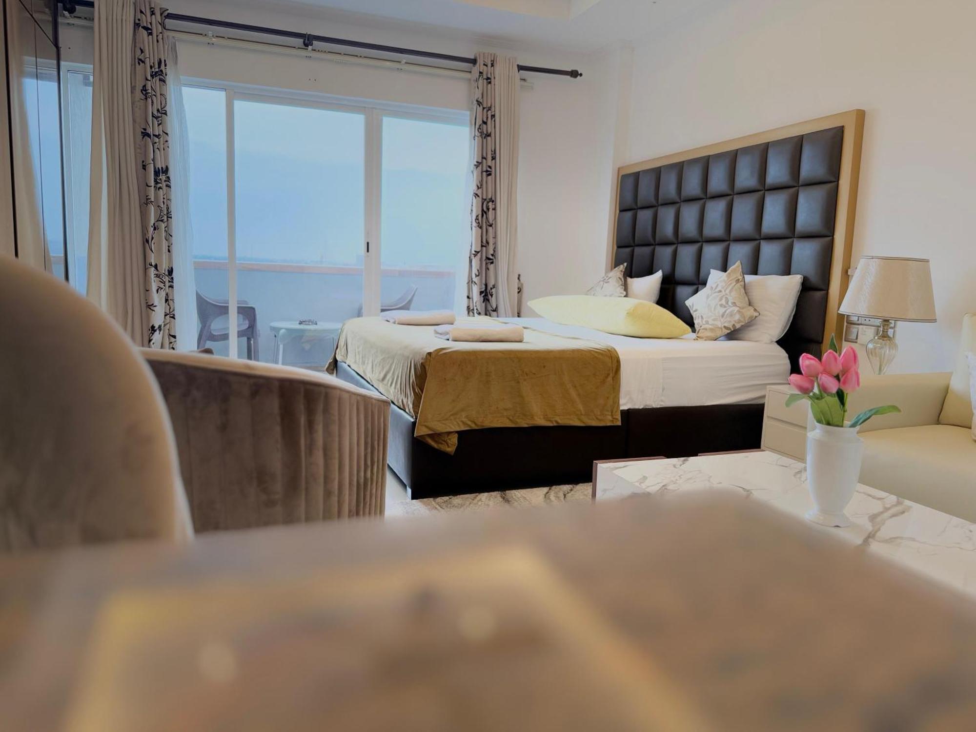 Ocean Breeze Negombo- Tidesend Luxury Beach Apartments المظهر الخارجي الصورة