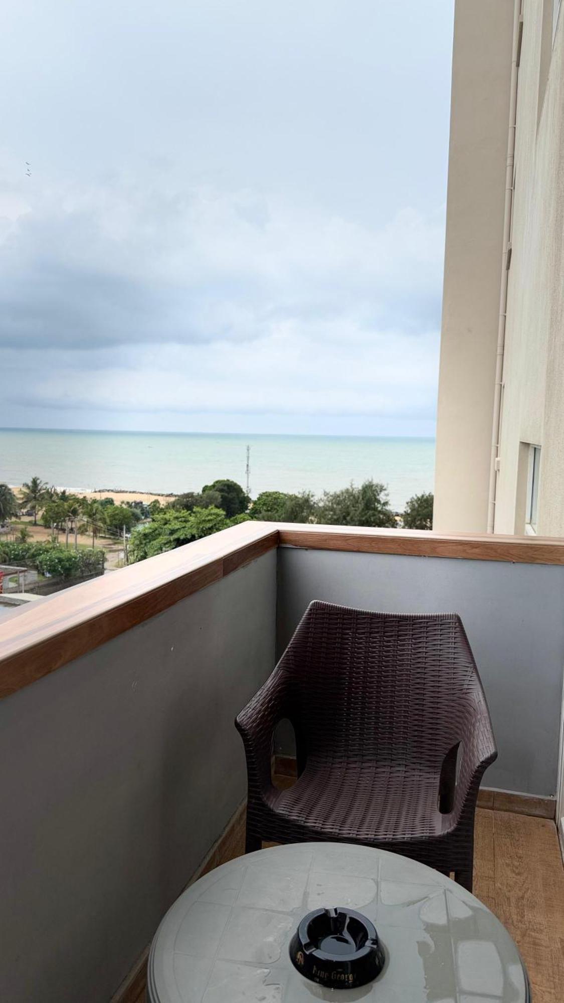 Ocean Breeze Negombo- Tidesend Luxury Beach Apartments المظهر الخارجي الصورة
