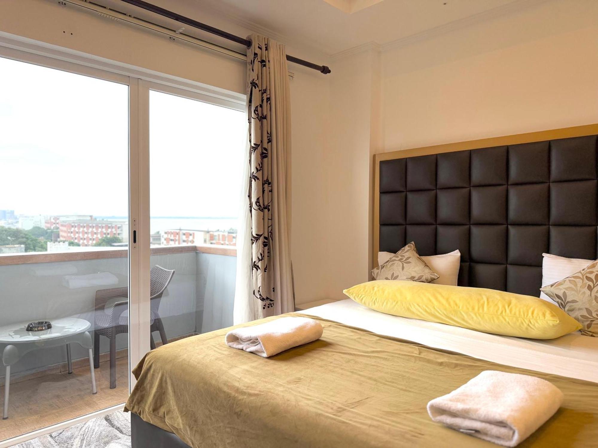 Ocean Breeze Negombo- Tidesend Luxury Beach Apartments المظهر الخارجي الصورة